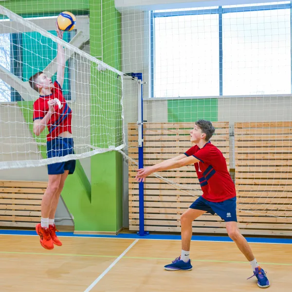 Сетка волейбол Д=3,0 мм яч. 100*100 белый Разм. 1,0*9,5 м обш. с 4-ех сторон, верх/низ лента 5 см ПА за 7&nbsp;500 ₽ в Москве